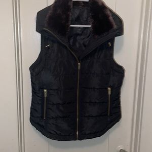 Puffer VEST with faux fur collar-never worn